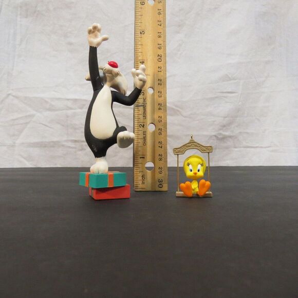 Hallmark Vintage Tweety & Sylvester Hang Together Looney Tunes Christmas 1995 - Picture 3 of 3